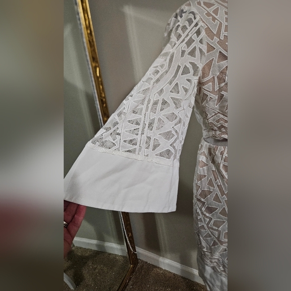 L’ATISTE White Lace Two-Piece Set – Crop Top & Mini Skirt. Size Medium - Picture 12 of 16